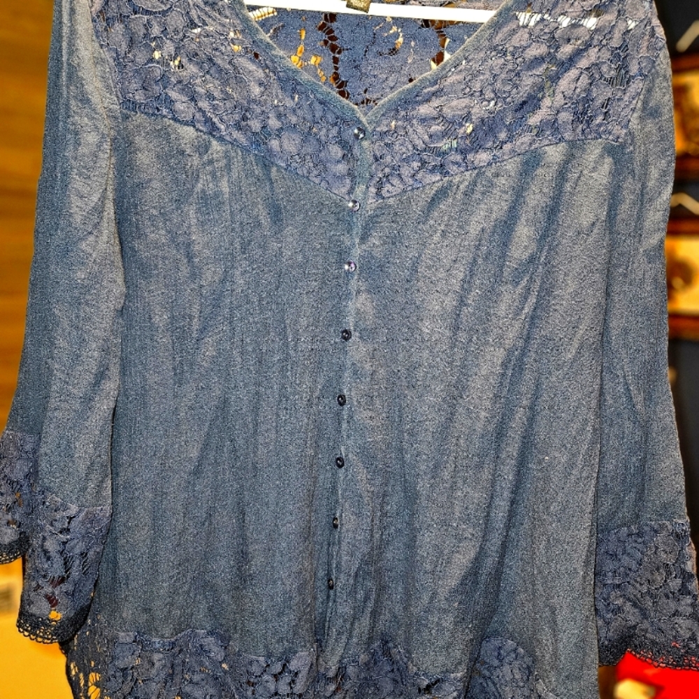 Womens Large Zac and Rachel top size 14